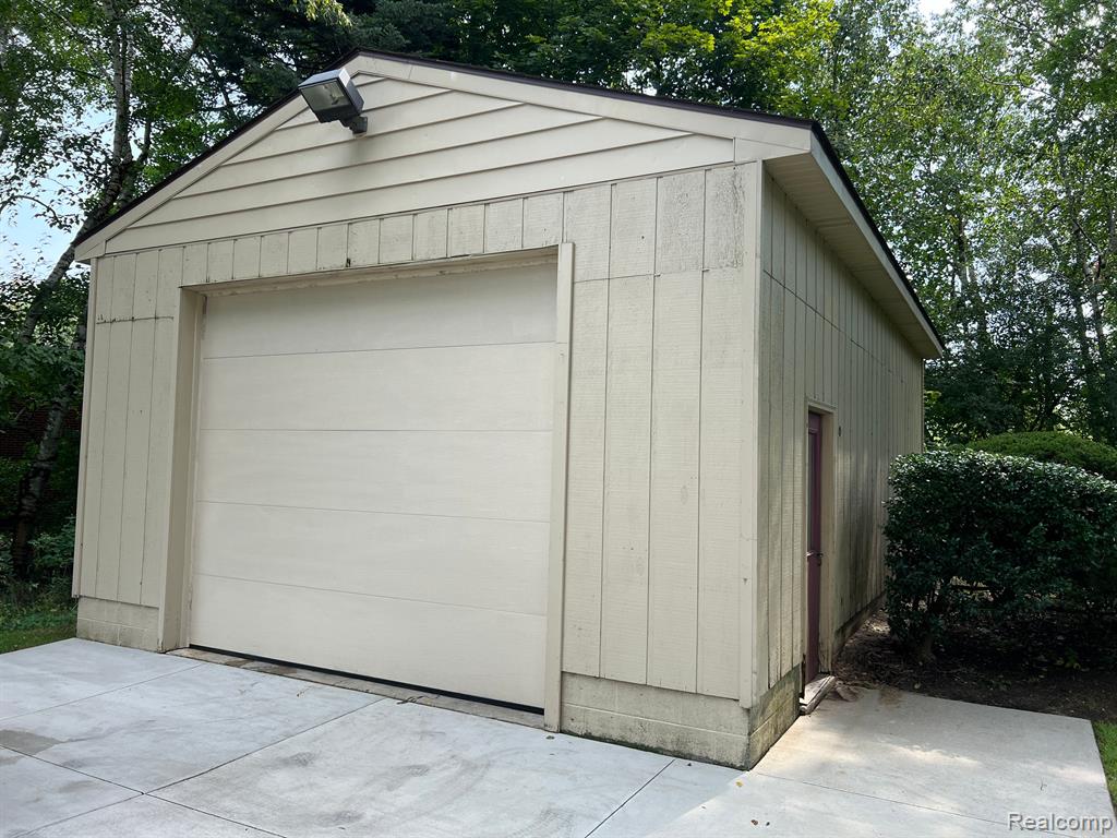 2575 West Auburn Road Rochester Hills, MI 48309 - Photo 48 of 51