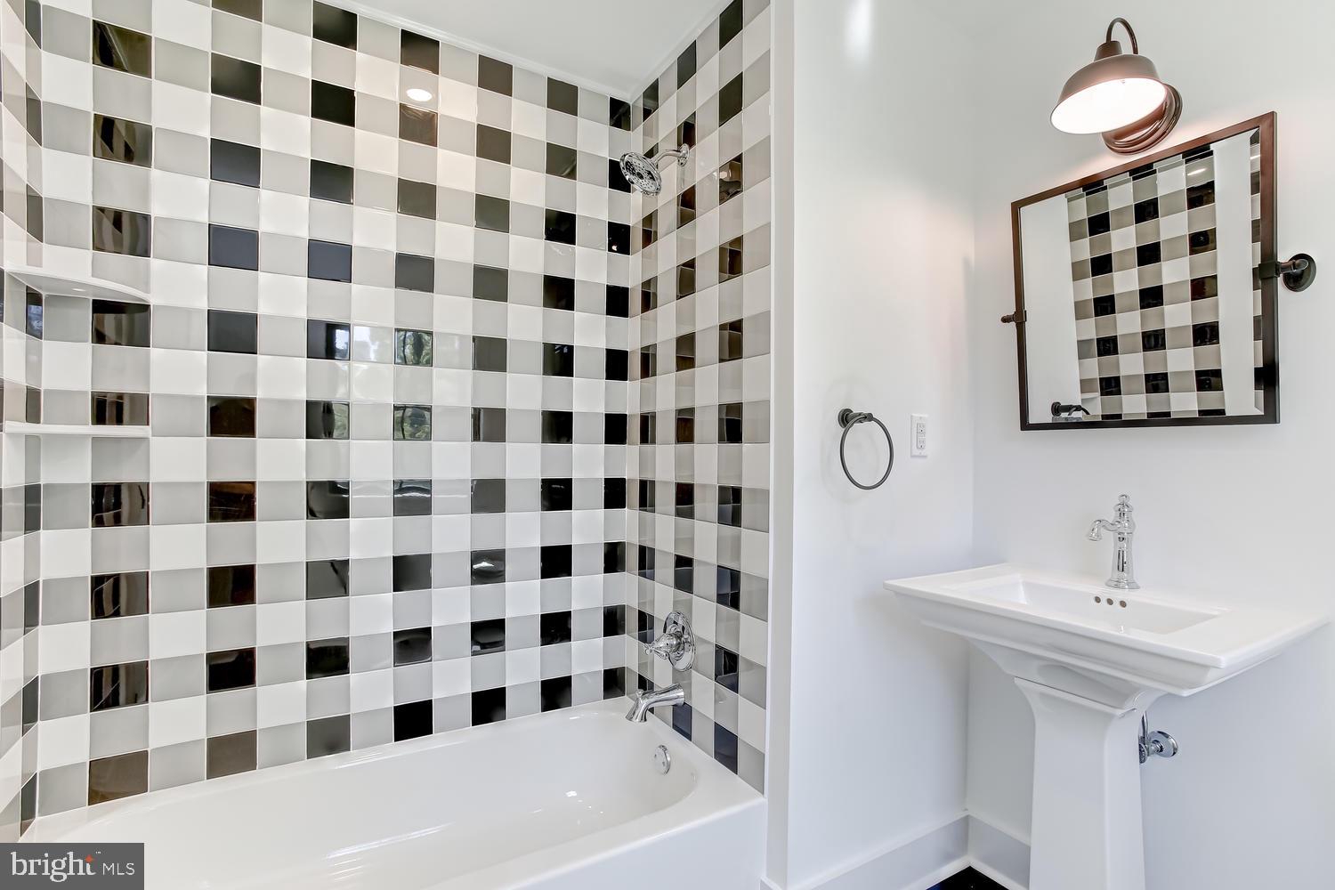 1210 Pinewood Road Villanova, PA 19085 - Photo 27 of 43