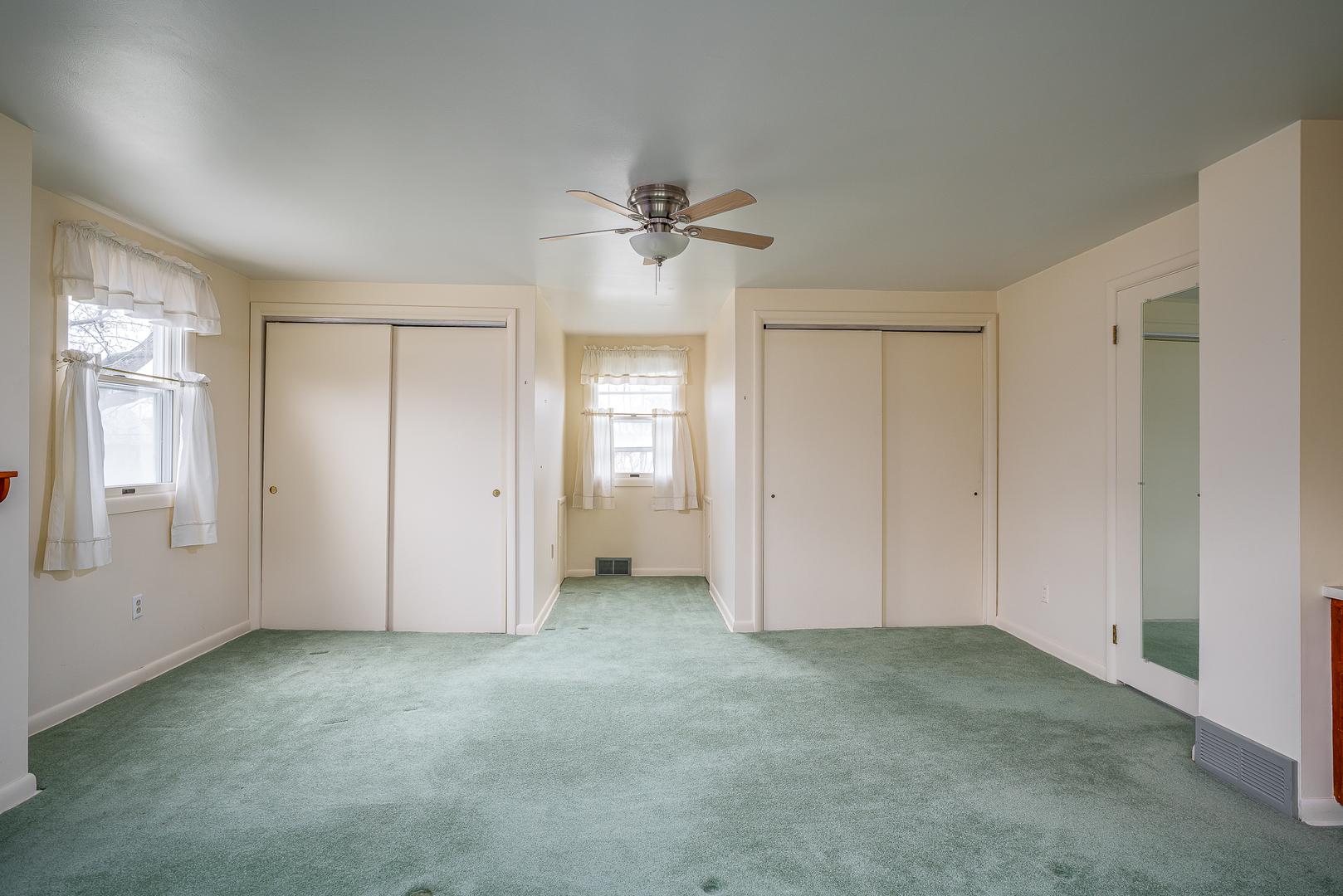 2421 4th Street Moline, IL 61265 - Photo 12 of 27