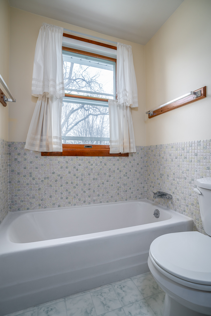 2421 4th Street Moline, IL 61265 - Photo 21 of 27