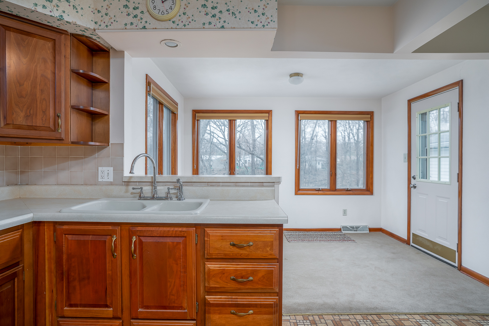 2421 4th Street Moline, IL 61265 - Photo 5 of 27