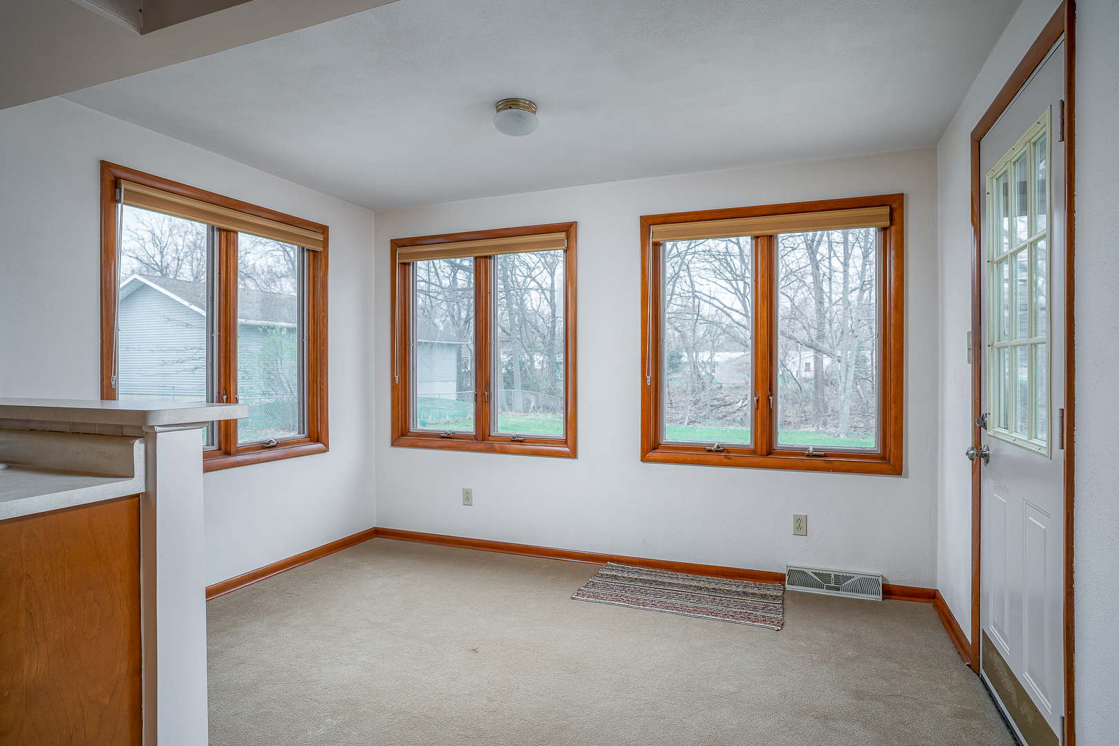 2421 4th Street Moline, IL 61265 - Photo 8 of 27