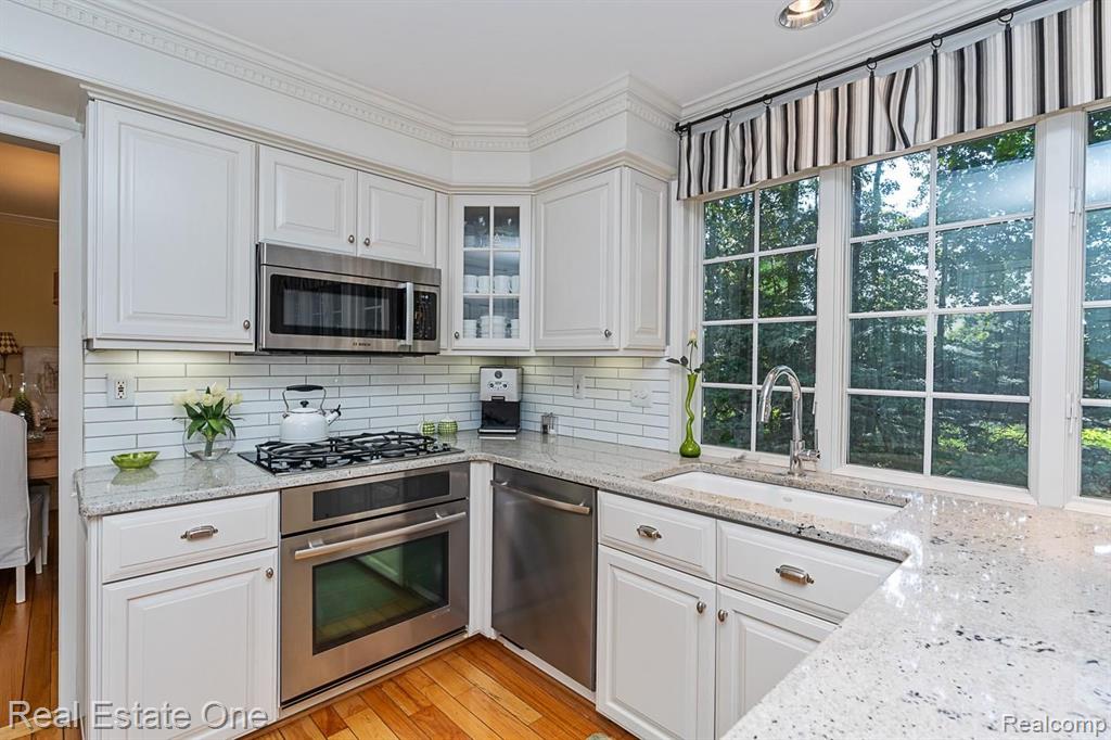 1391 Chestnut Lane Rochester Hills, MI 48309 - Photo 19 of 52