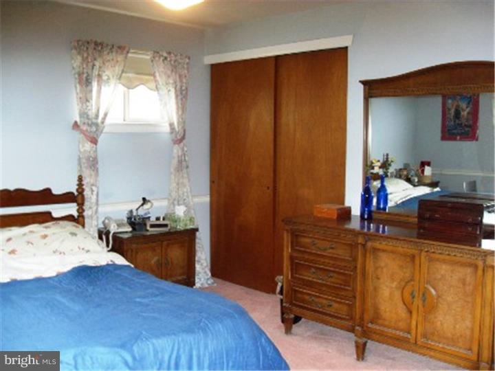 1091 Valley Road Warminster, PA 18974 - Photo 14 of 20 Bedroom - Main