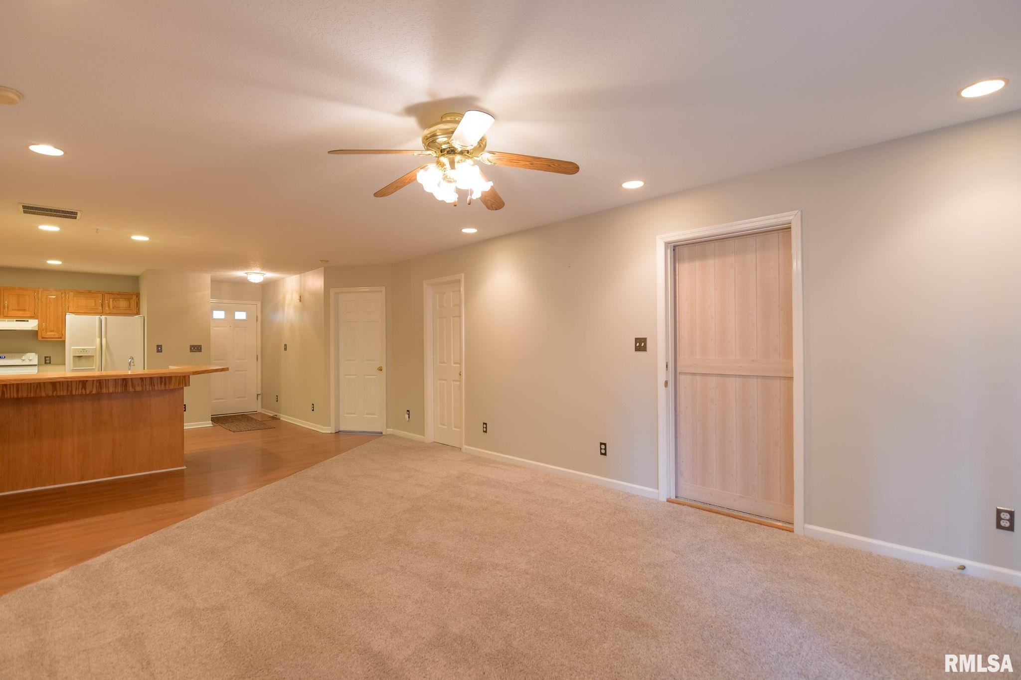 2890 Grove Court Decatur, IL 62521 - Photo 11 of 34