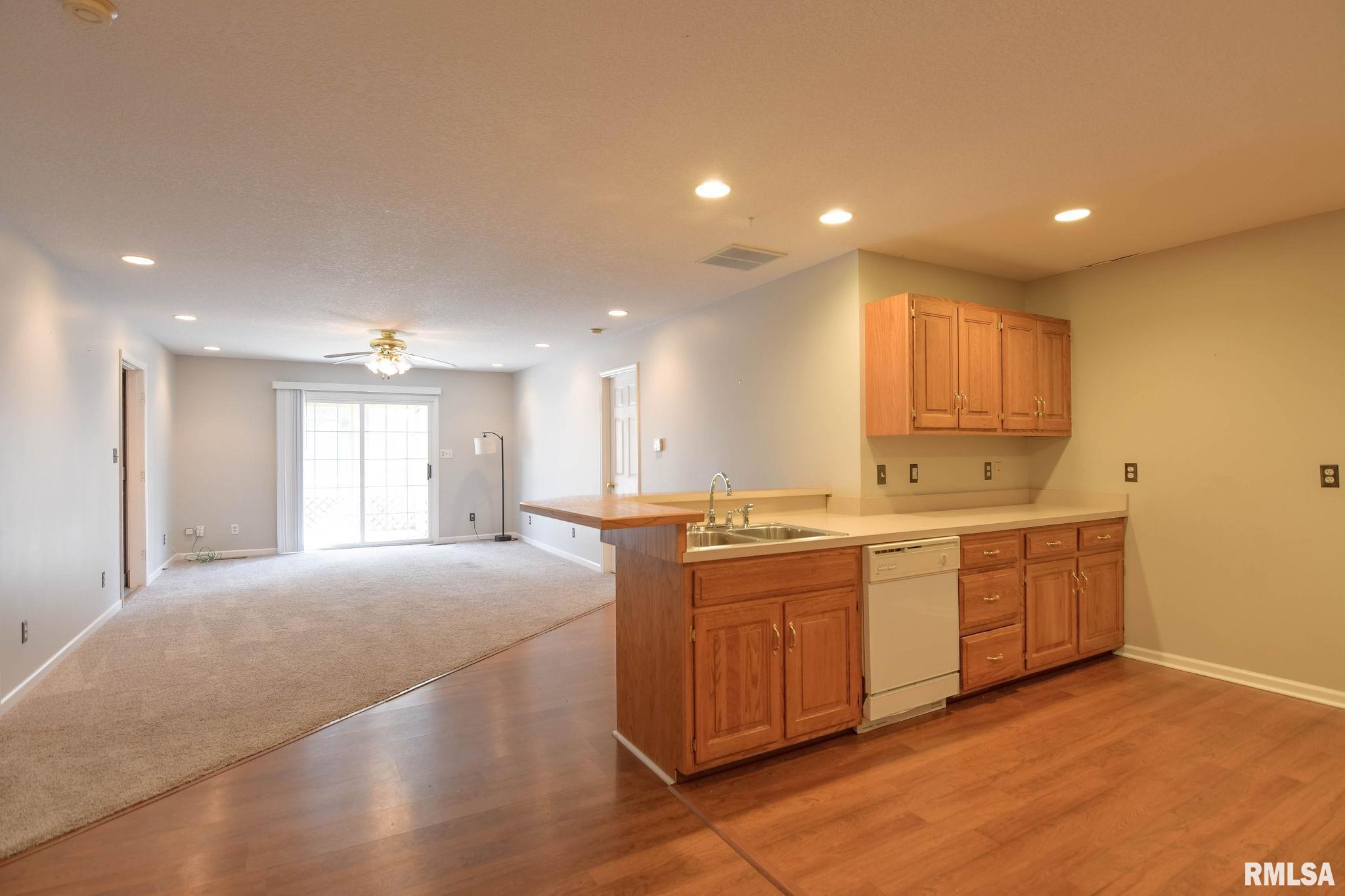 2890 Grove Court Decatur, IL 62521 - Photo 14 of 34