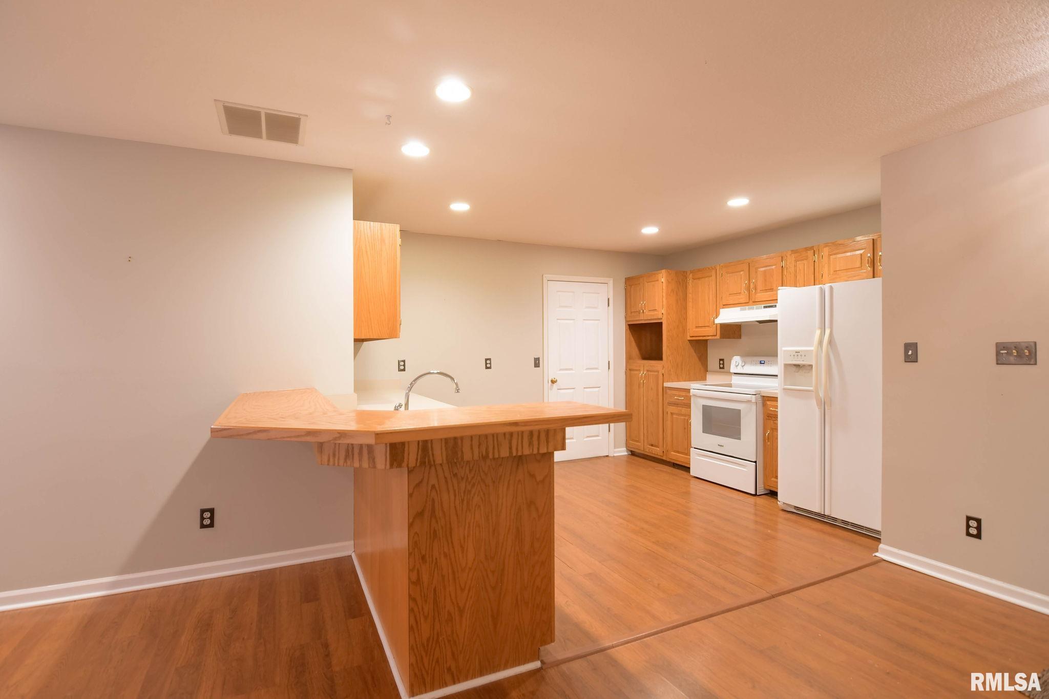 2890 Grove Court Decatur, IL 62521 - Photo 15 of 34