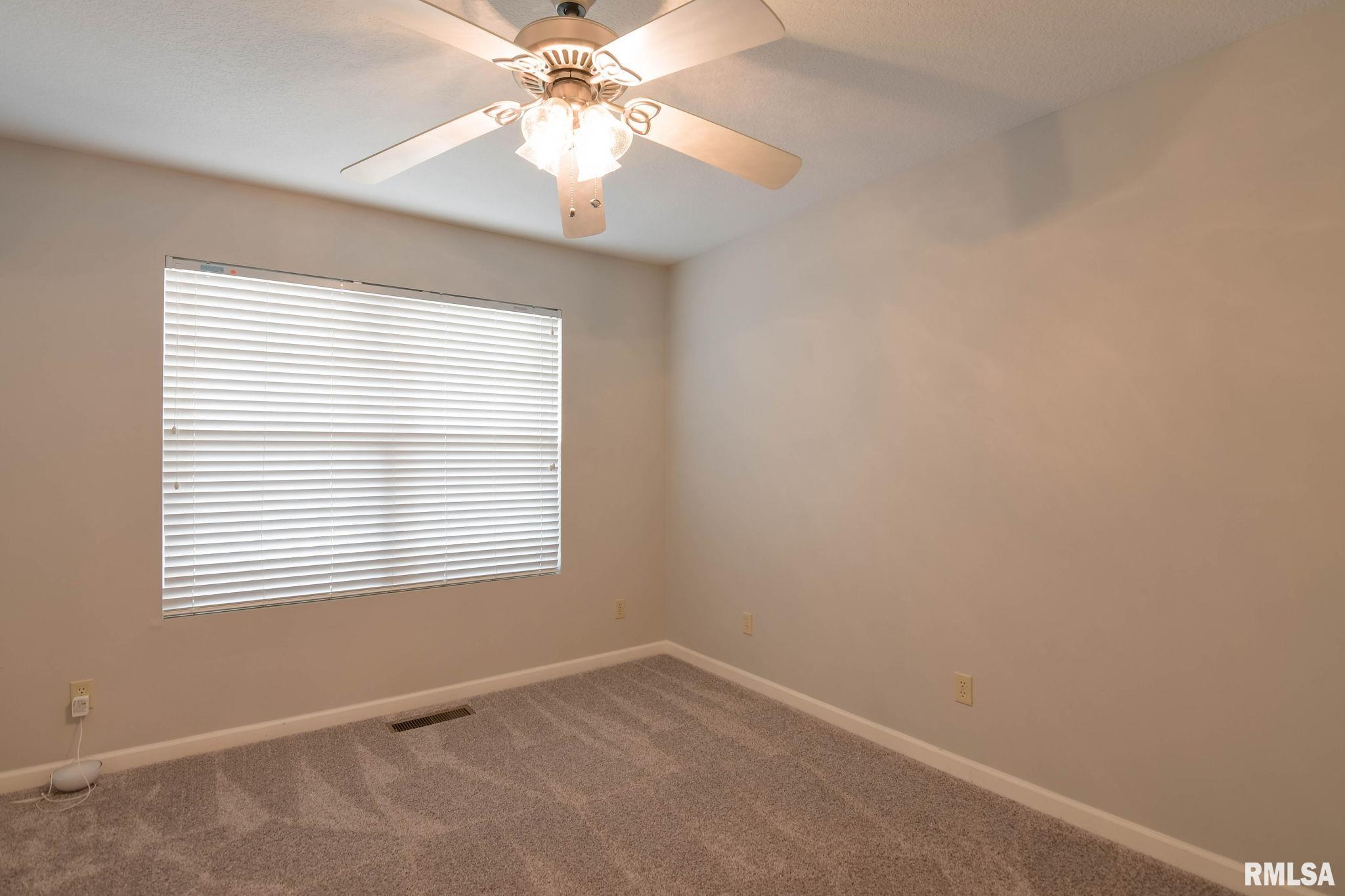 2890 Grove Court Decatur, IL 62521 - Photo 18 of 34