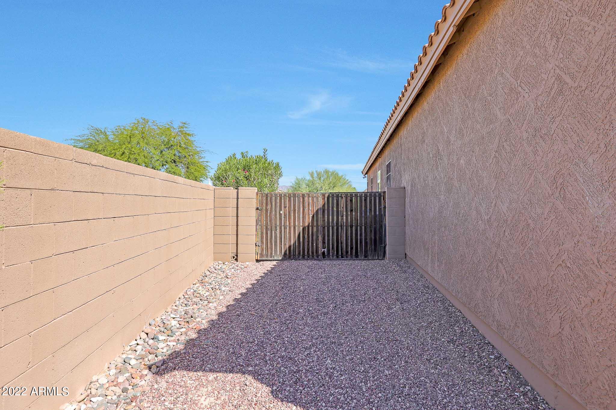 735 South Del Rancho Mesa, AZ 85208 - Photo 24 of 37 RV Parking
