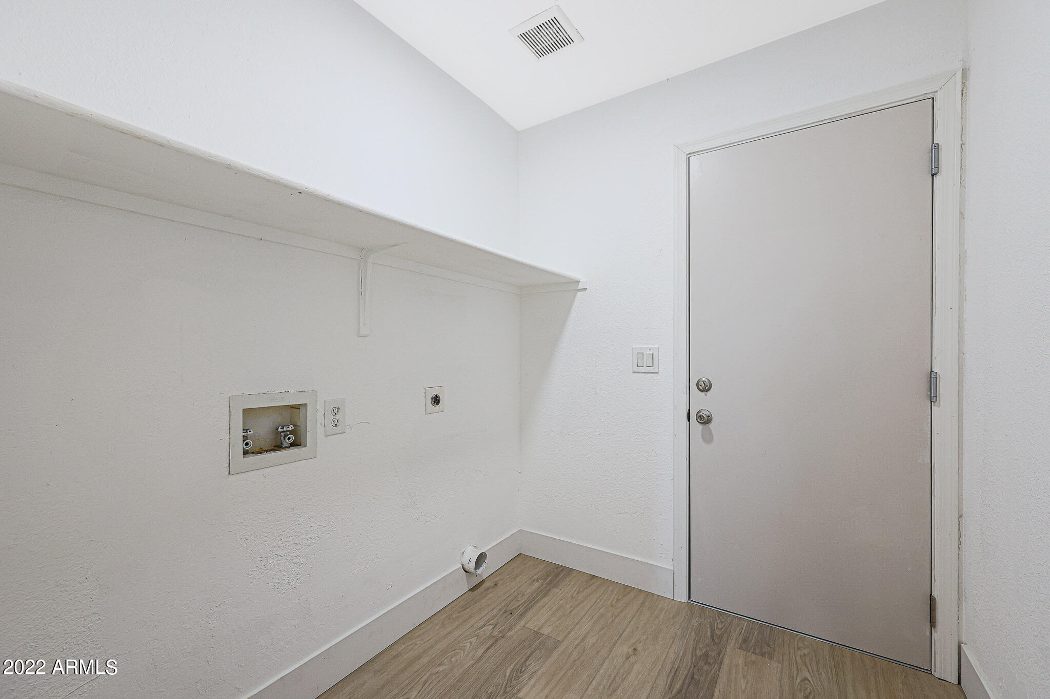735 South Del Rancho Mesa, AZ 85208 - Photo 25 of 37 Inside laundry