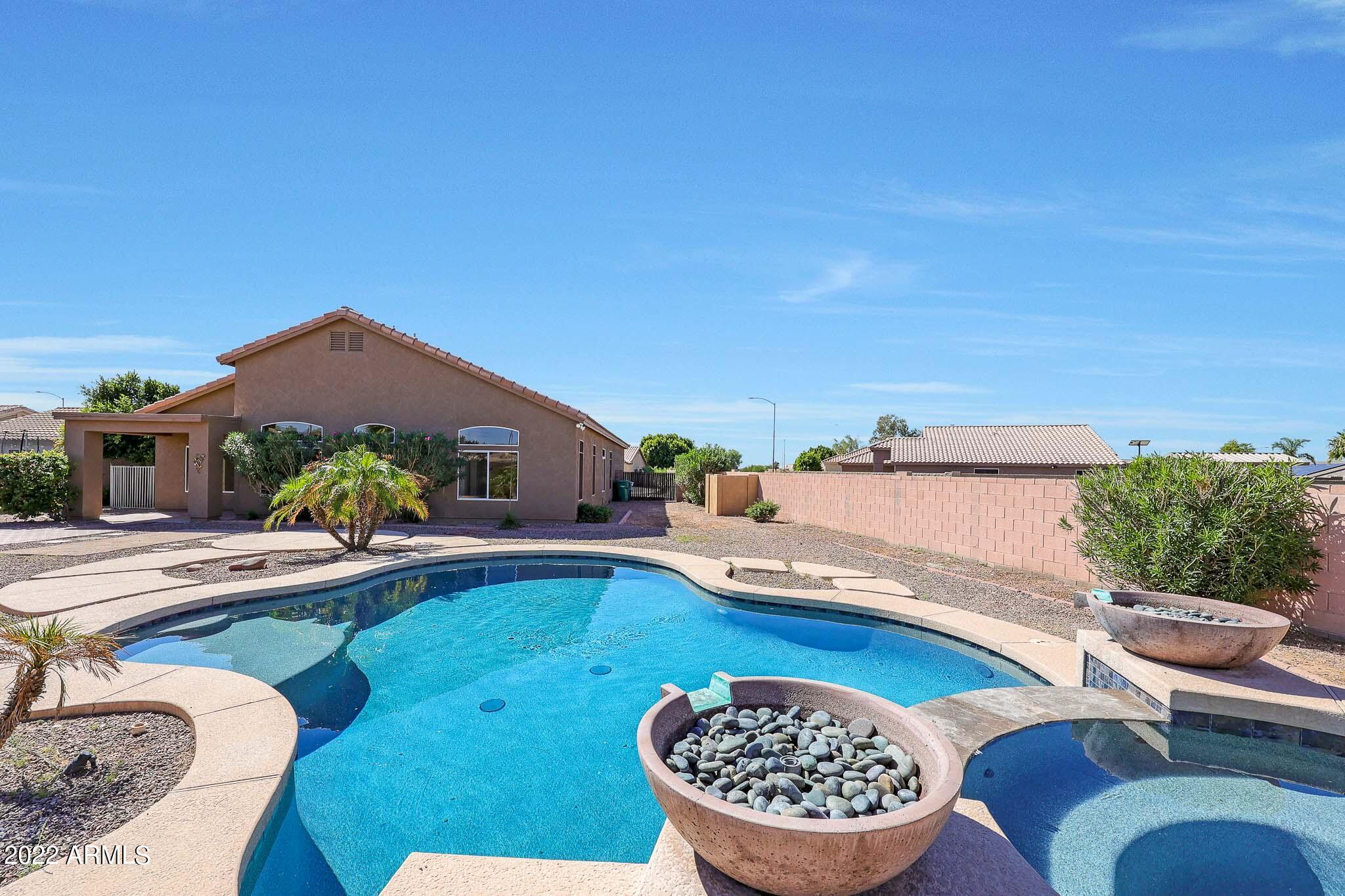 735 South Del Rancho Mesa, AZ 85208 - Photo 3 of 37 Large lot