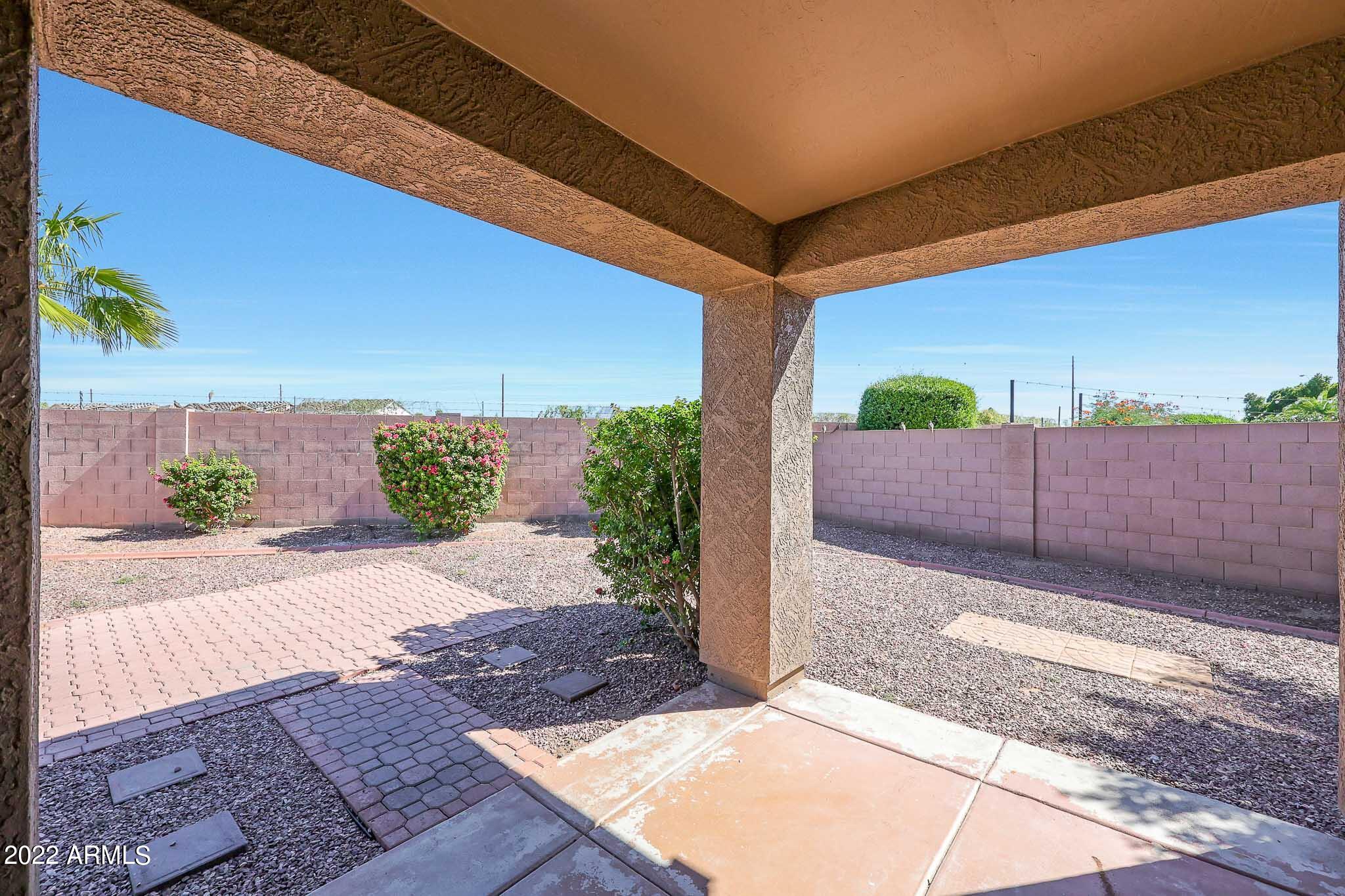 735 South Del Rancho Mesa, AZ 85208 - Photo 32 of 37 Covered patio