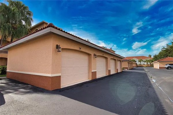 $2,300 | 150 L Pavia Boulevard, Unit 32, Venice, FL 34292