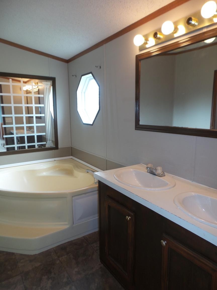1129 Buffalo Road Oneida, TN 37841 - Photo 16 of 32 Gallery Image 16