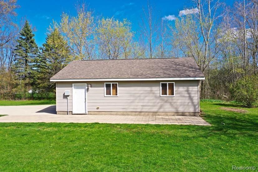 4283 Howe Road Grand Blanc, MI 48439 - Photo 10 of 33