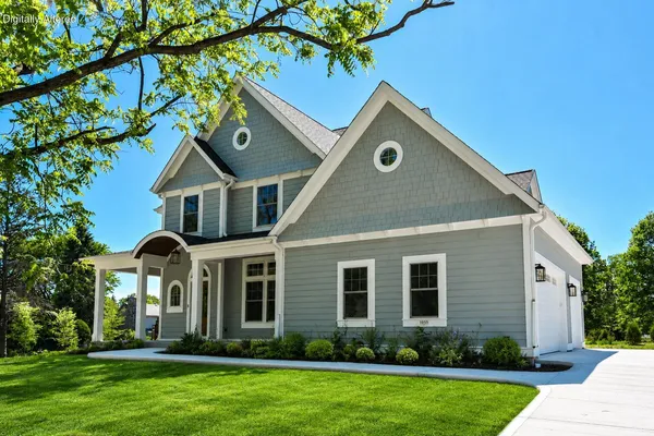 $1,899,000 | 1055 Red Barn Lane, Elm Grove, WI 53122