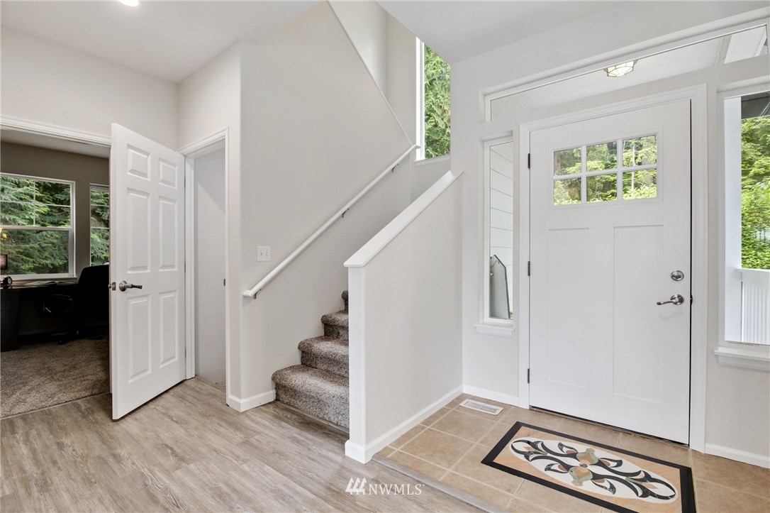 16117 Southeast 114th Street Renton, WA 98059 - Photo 6 of 40