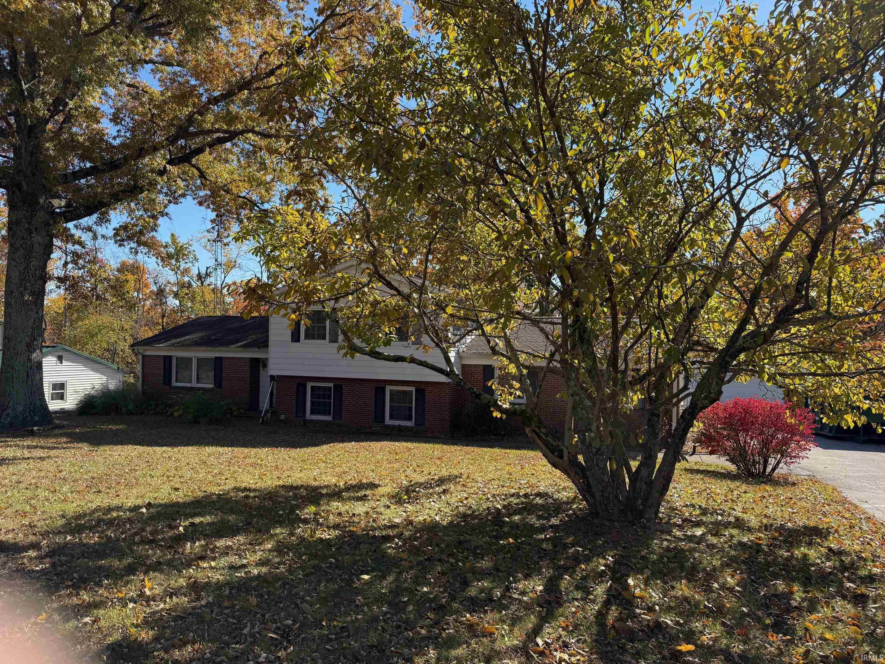 5621 West Gifford Road Bloomington, IN 47403 - Photo 3 of 27