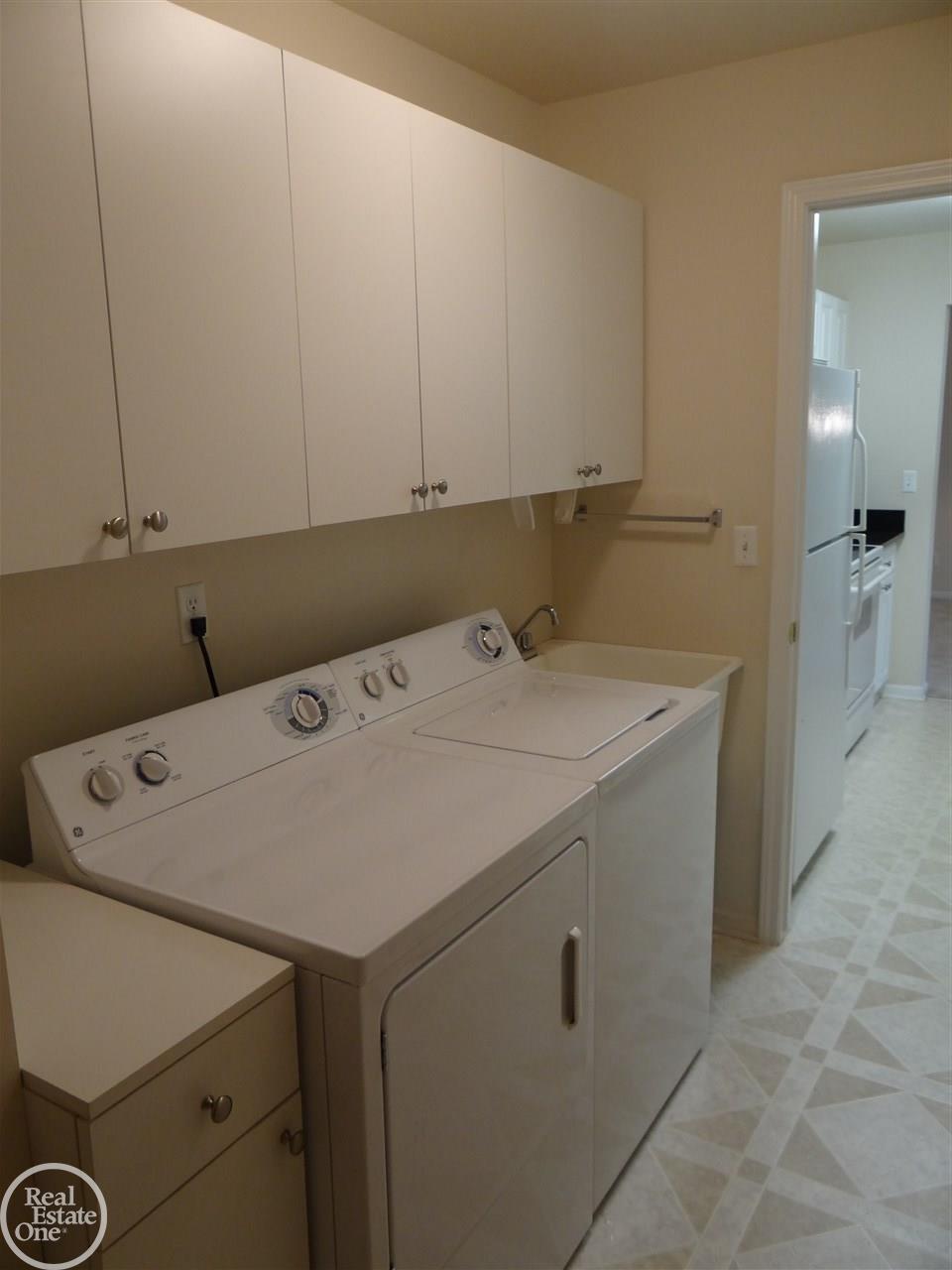 3571 Tremonte Circle, Unit 22 Rochester, MI 48306 - Photo 11 of 26