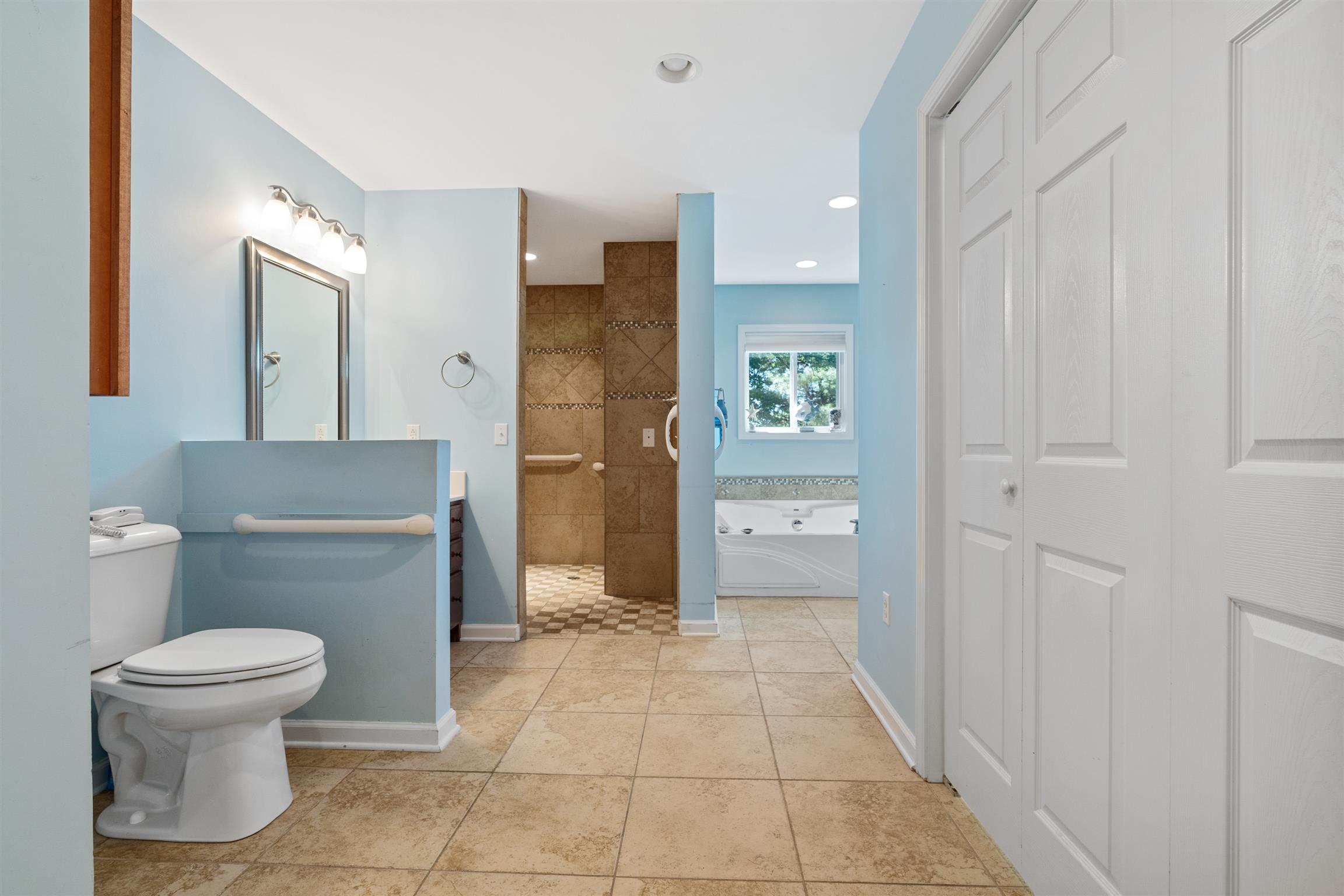5338 New Chapel Road Springfield, TN 37172 - Photo 18 of 22 a bathroom with a toilet and a shower
