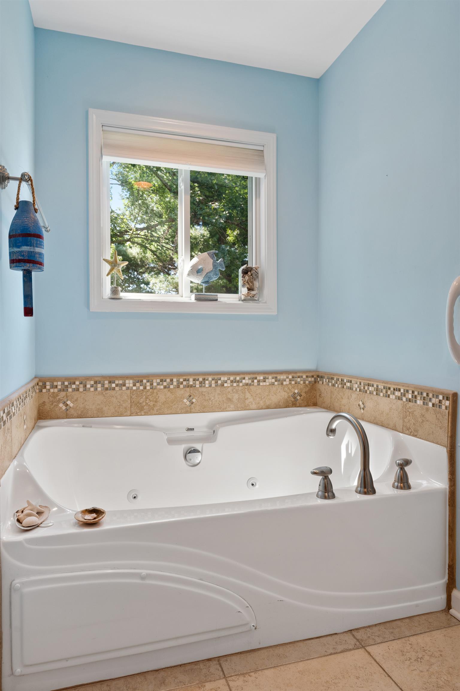 5338 New Chapel Road Springfield, TN 37172 - Photo 19 of 22 a bathroom with a bathtub