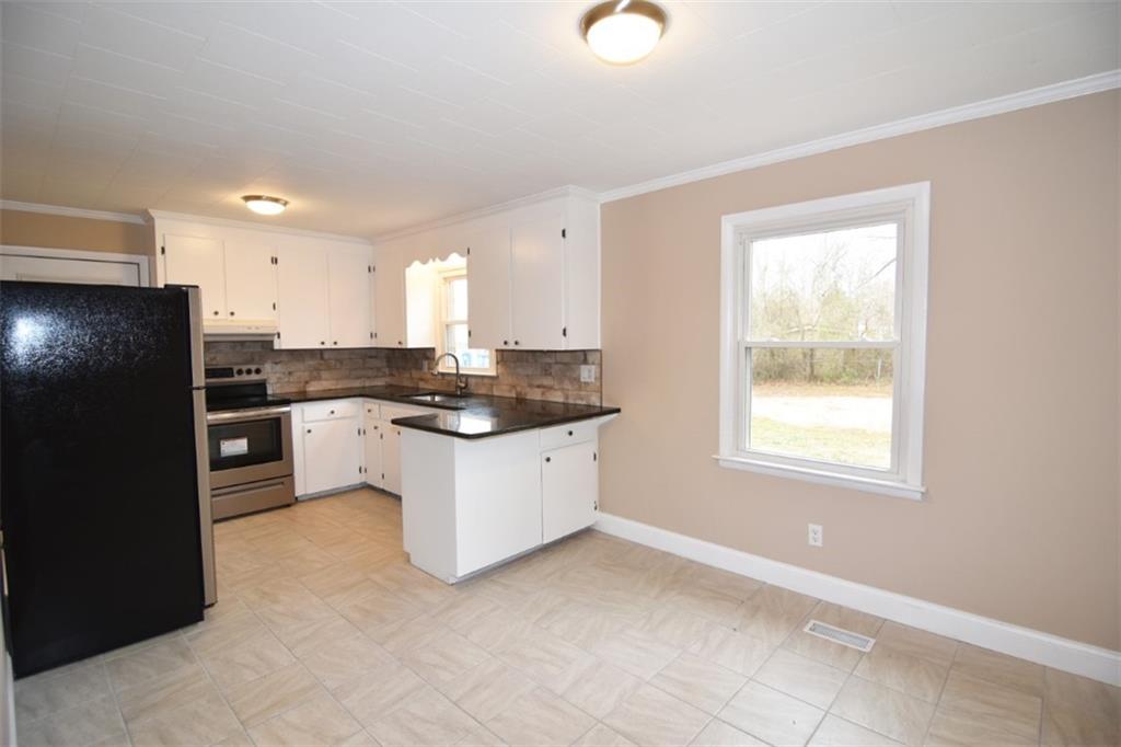 2455 Emmanuel Church Road Conover, NC 28613 - Photo 3 of 17 Gallery Image 3