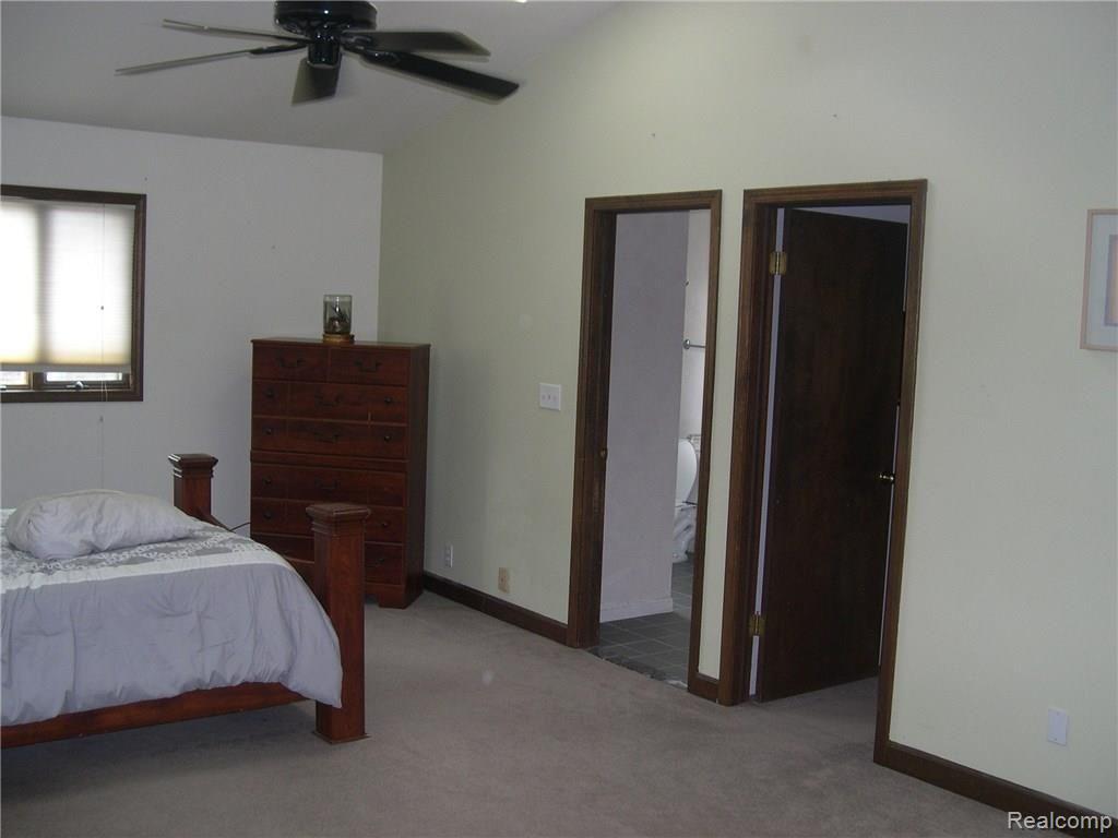 10219 Farmington Road Livonia, MI 48150 - Photo 27 of 34 DSCN9958.JPG