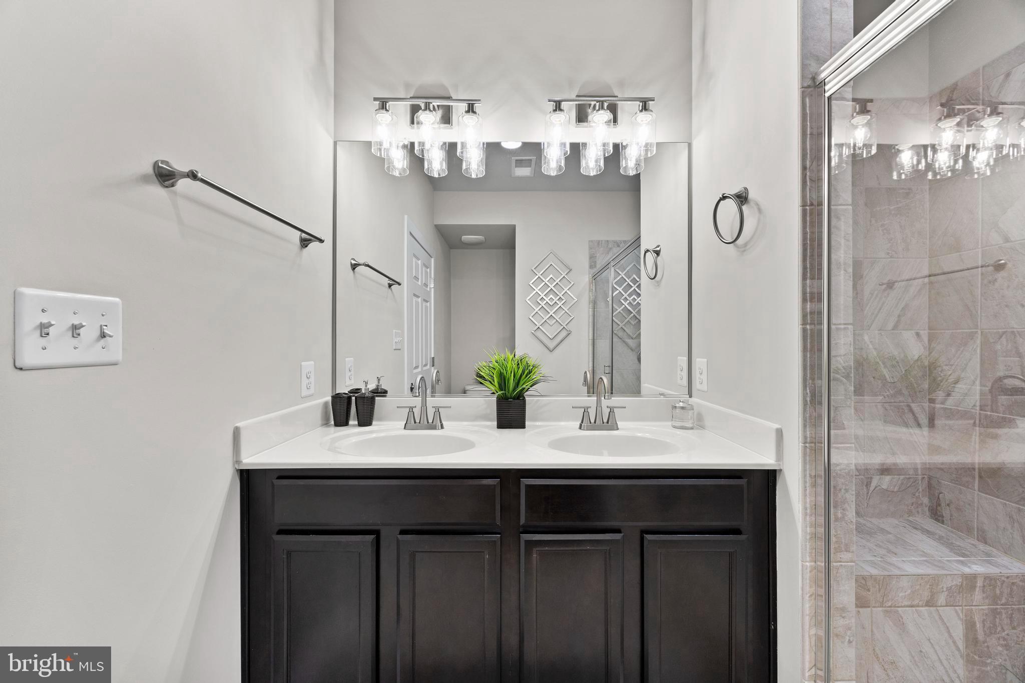 14247 Travilah Road Rockville, MD 20850 - Photo 45 of 100 Dual Vanity