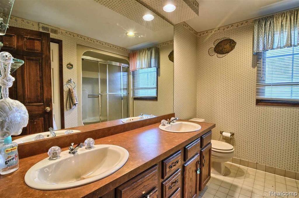1718 Jason Circle Rochester, MI 48306 - Photo 29 of 31 29.JPG