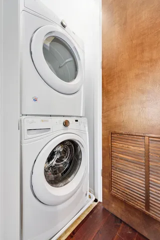 $3,049 | 2518 West Division Street, Unit NE, Chicago, IL 60622