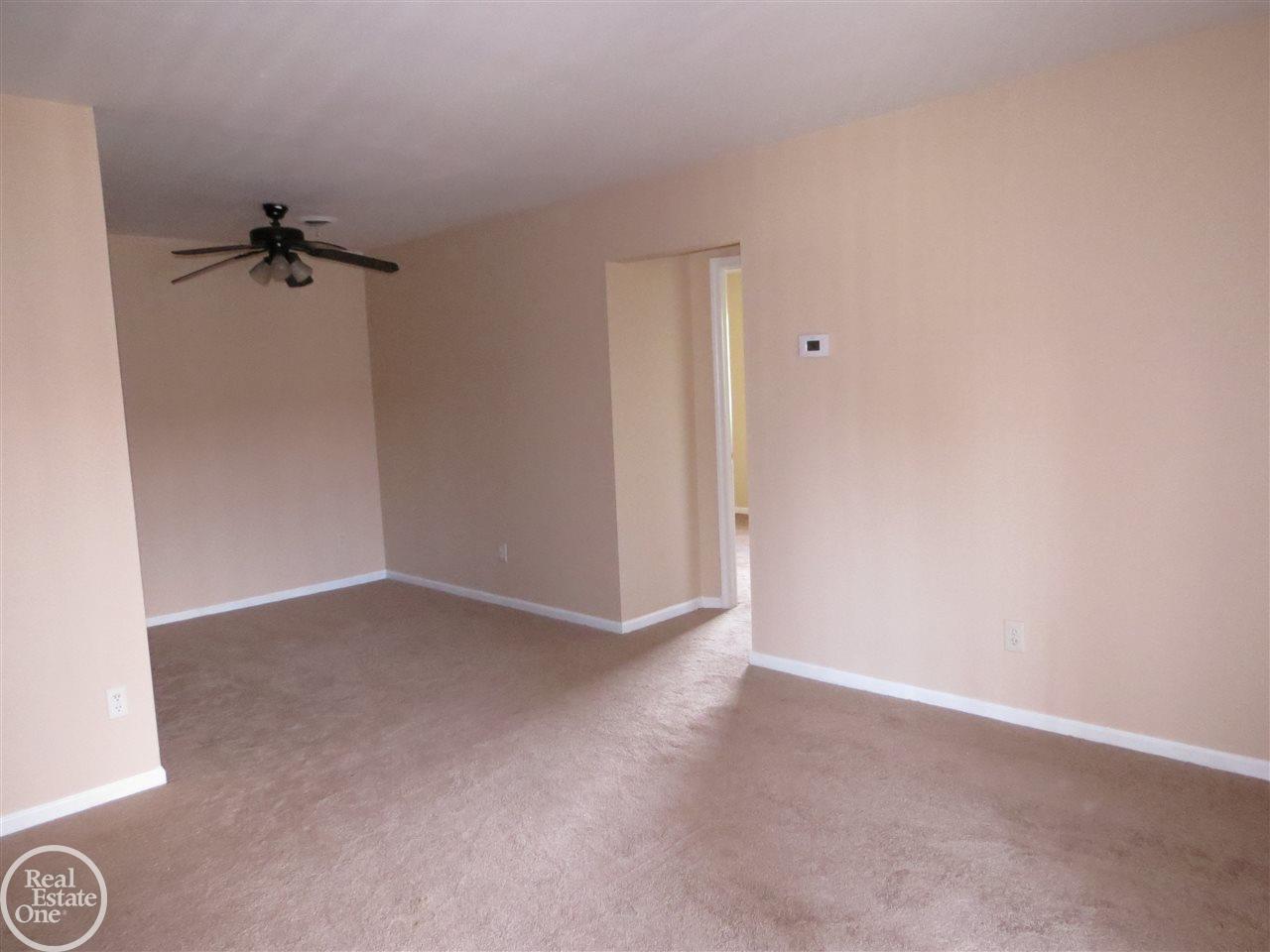 29832 Utica Road Roseville, MI 48066 - Photo 2 of 18