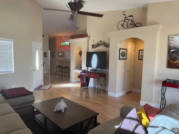 $1,975 | 2982 Camino Del Rio, Bullhead City, AZ 86442