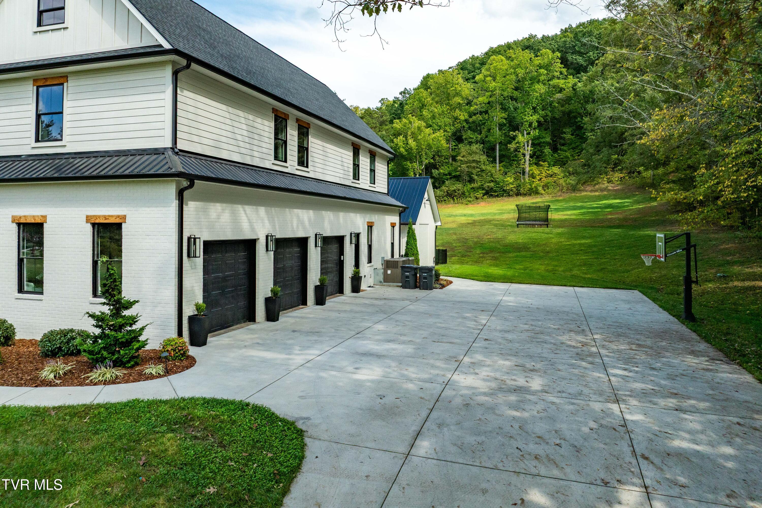 2333 Rock Springs Road Kingsport, TN 37664 - Photo 137 of 165 2333 Rock Springs Road (20 of 169)