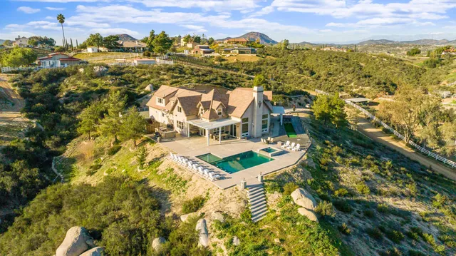 a house view with a outdoor space