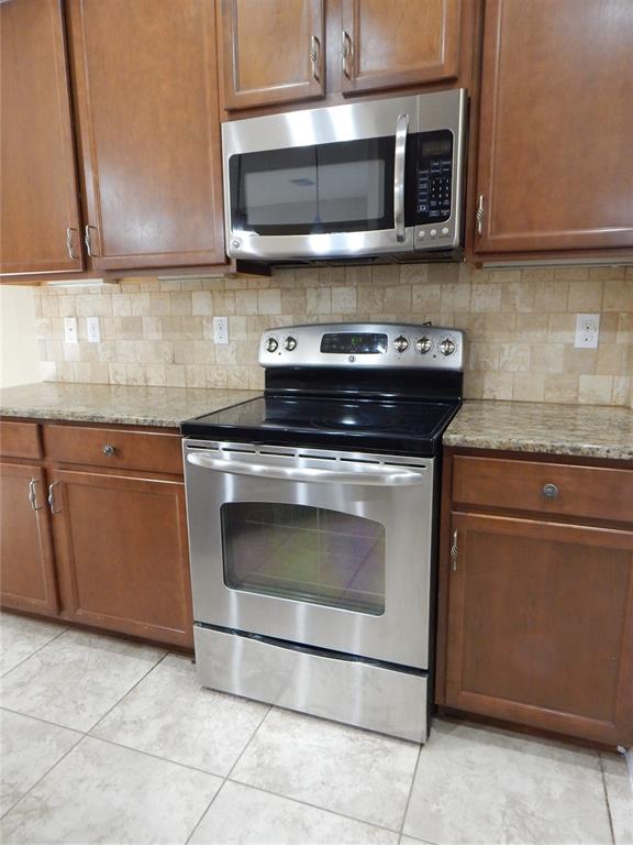 5716 Kingletsound Lithia, FL 33547 - Photo 7 of 27