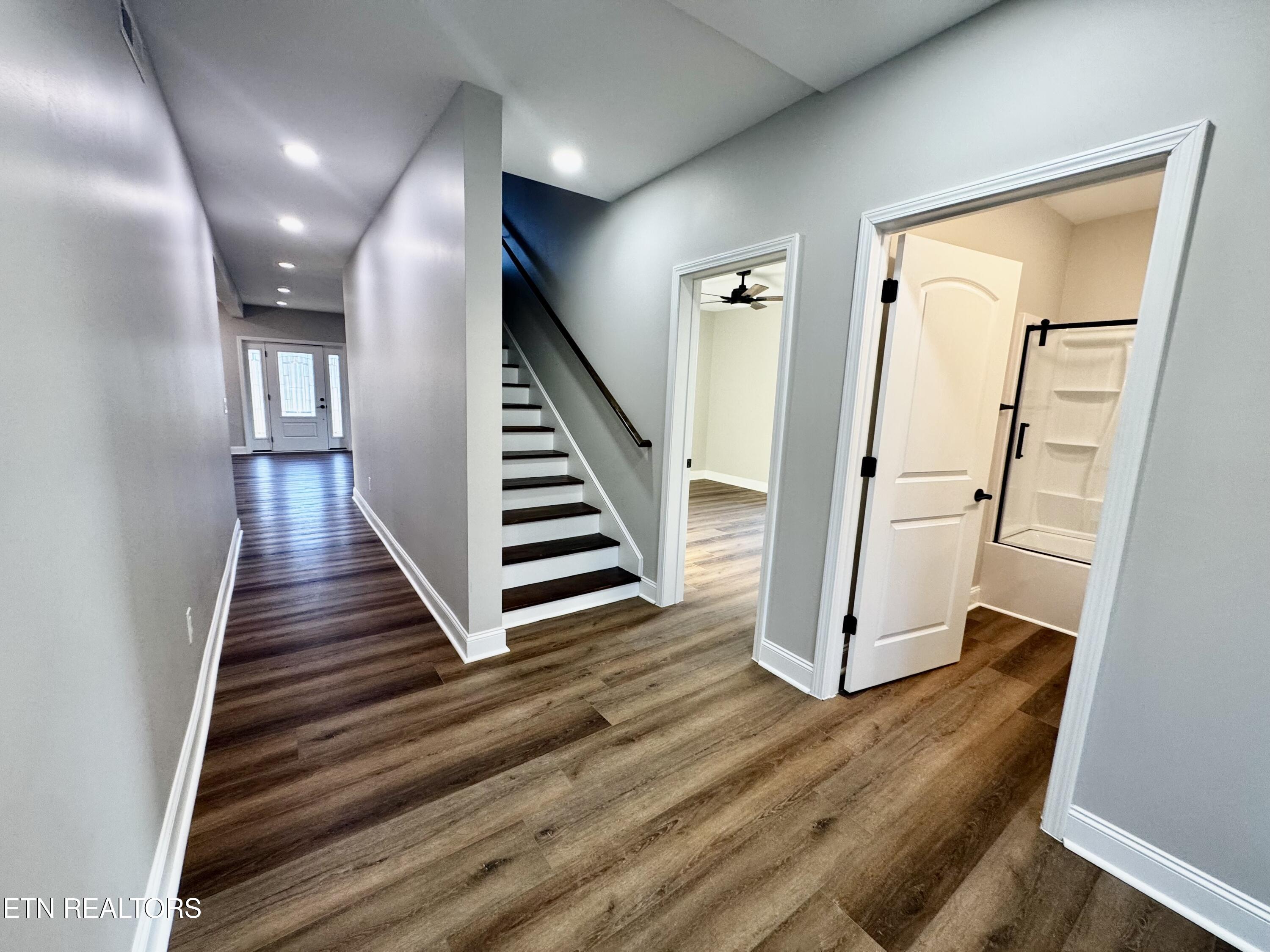 1545 Slover Springs Road Dandridge, TN 37725 - Photo 23 of 55 Hallway
