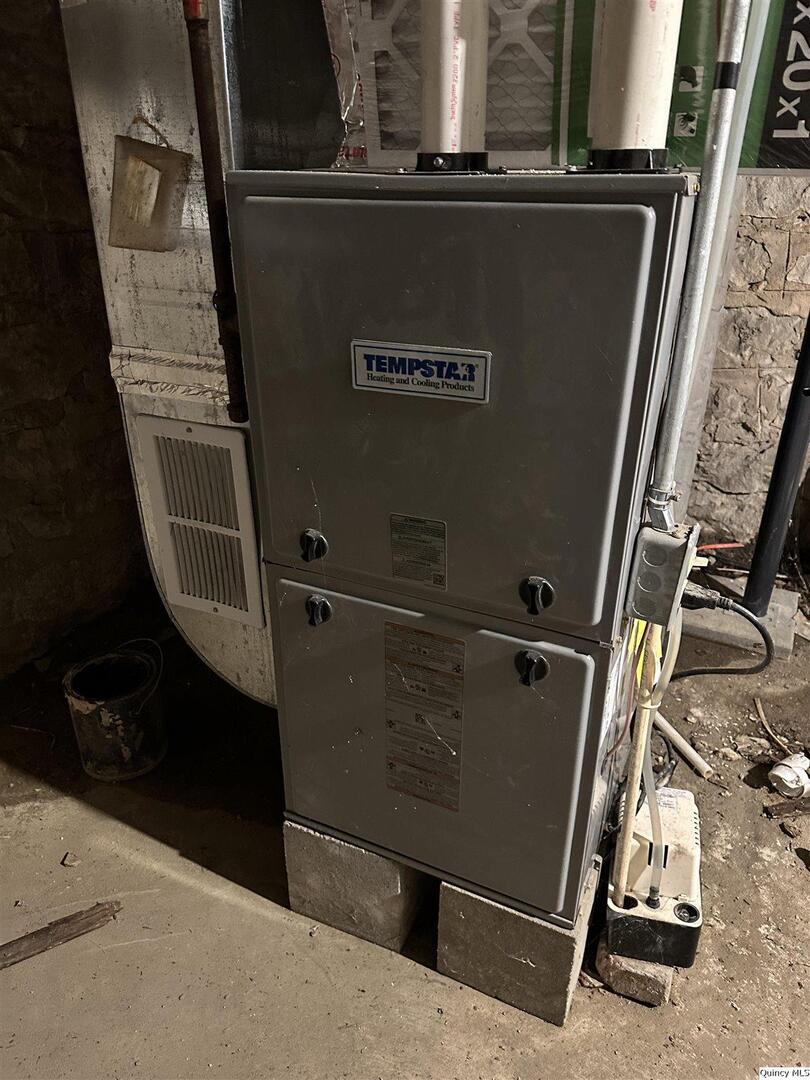 812 North 7th Street Quincy, IL 62301 - Photo 17 of 18 a view of water heater room