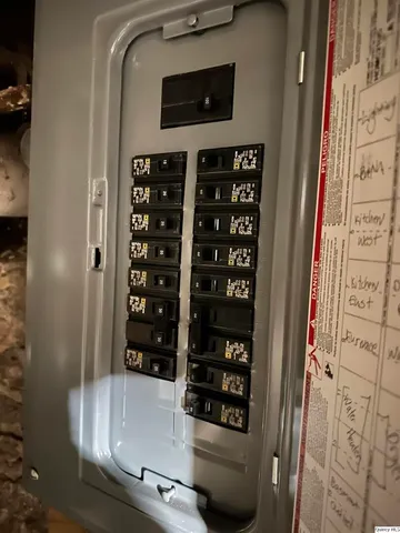 $89,900 | 812 North 7th Street, Quincy, IL 62301