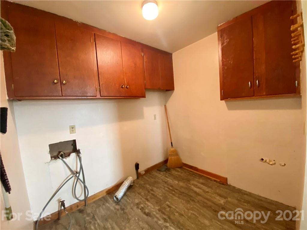 127 Countryside Road Harmony, NC 28634 - Photo 18 of 27 a view of empty room with wooden floor