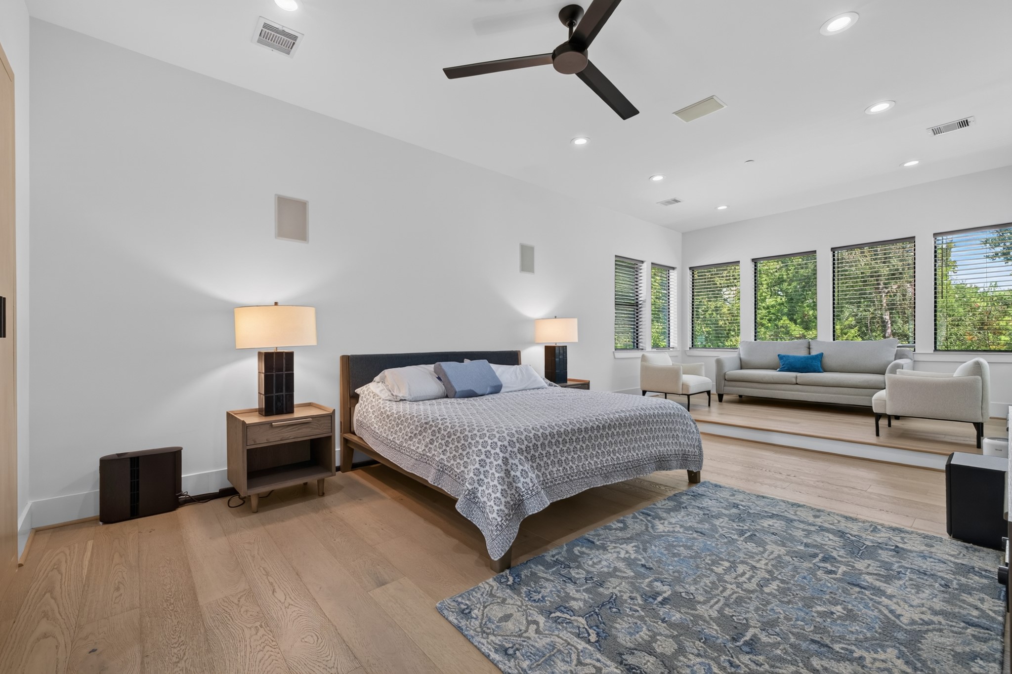 1432 Bingle Road Houston, TX 77055 - Photo 29 of 50 Gallery Image 29