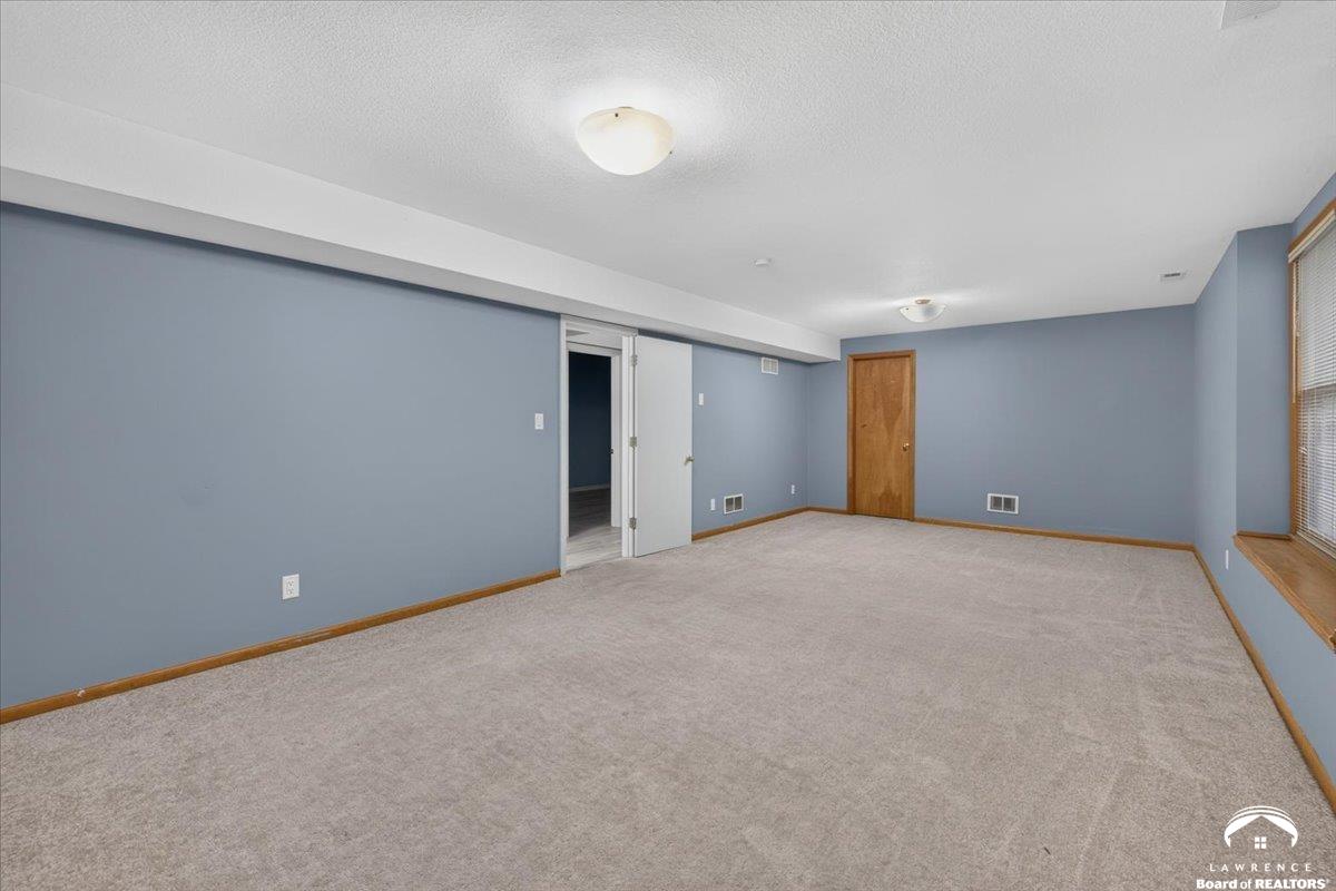 4714 Harvard Road Lawrence, KS 66049 - Photo 32 of 41