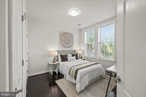 $599,900 | 400 Cameron Station Boulevard, Unit 202, Alexandria, VA 22304