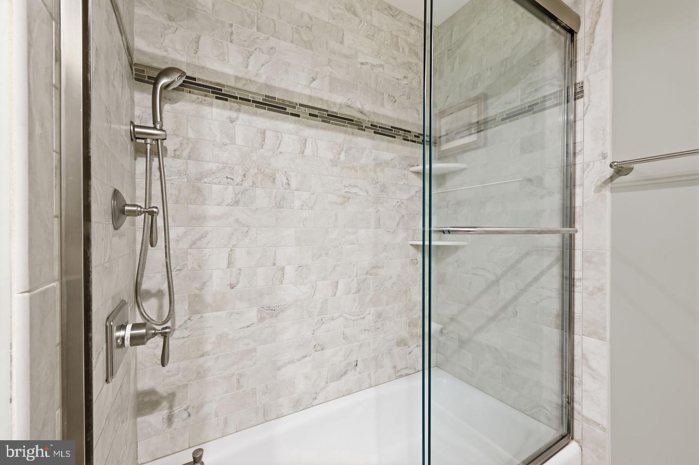 29 Haverford Road Princeton Junction, NJ 08550 - Photo 29 of 49 Hallway bathroom shower/tub