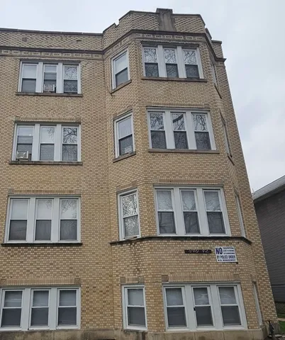 $1,450 | 840 North Massasoit Avenue, Unit 2W, Chicago, IL 60651