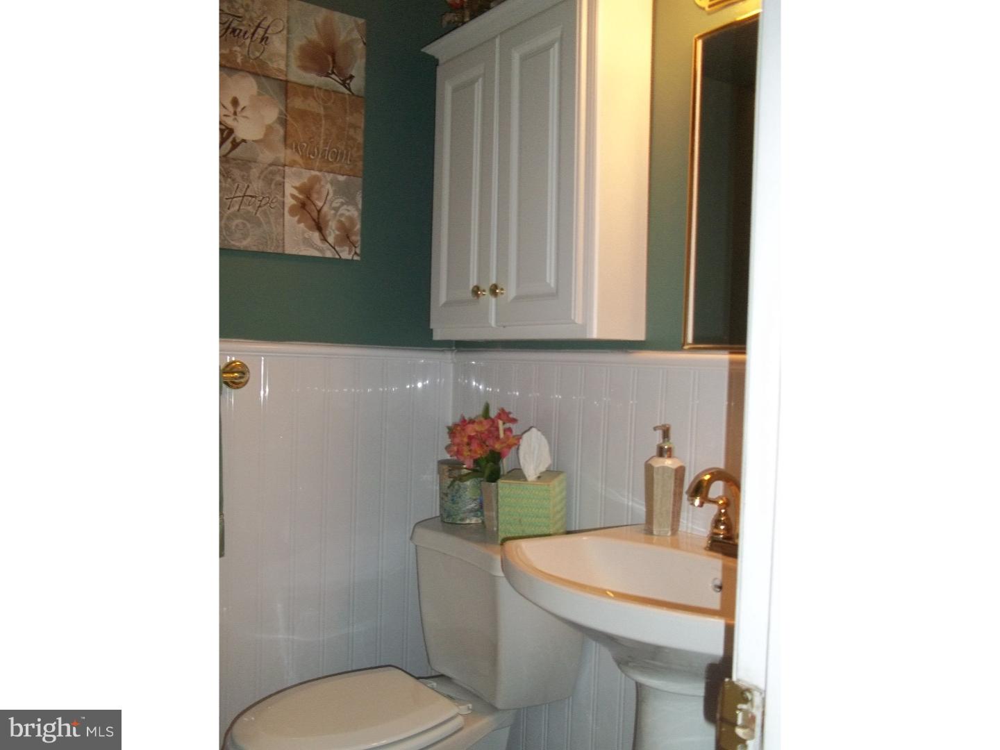 9718 Chapel Road Philadelphia, PA 19115 - Photo 17 of 23 Bathroom