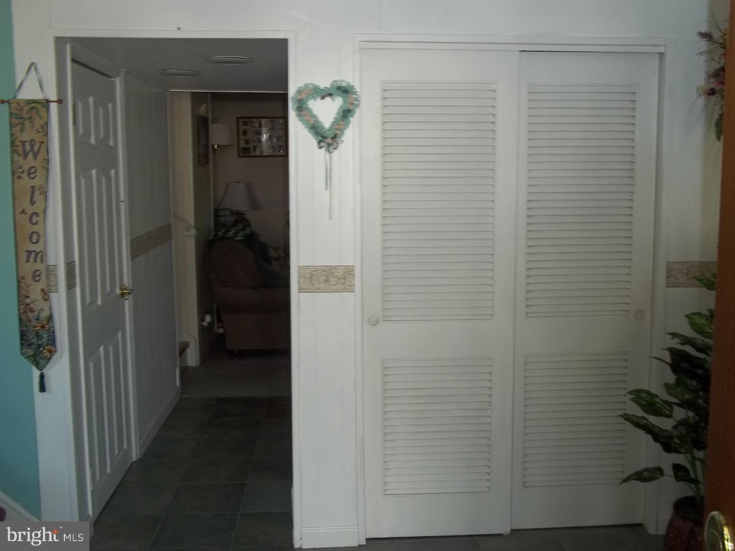 9718 Chapel Road Philadelphia, PA 19115 - Photo 3 of 23 Foyer