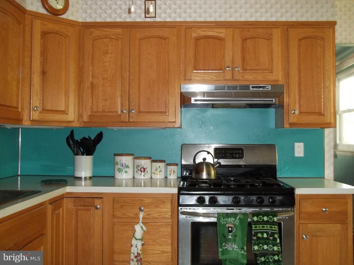 9718 Chapel Road Philadelphia, PA 19115 - Photo 7 of 23 Kitchen