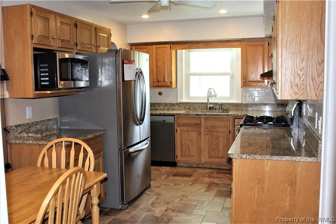 625 Dare Road Yorktown, VA 23692 - Photo 2 of 24 Gallery Image 2