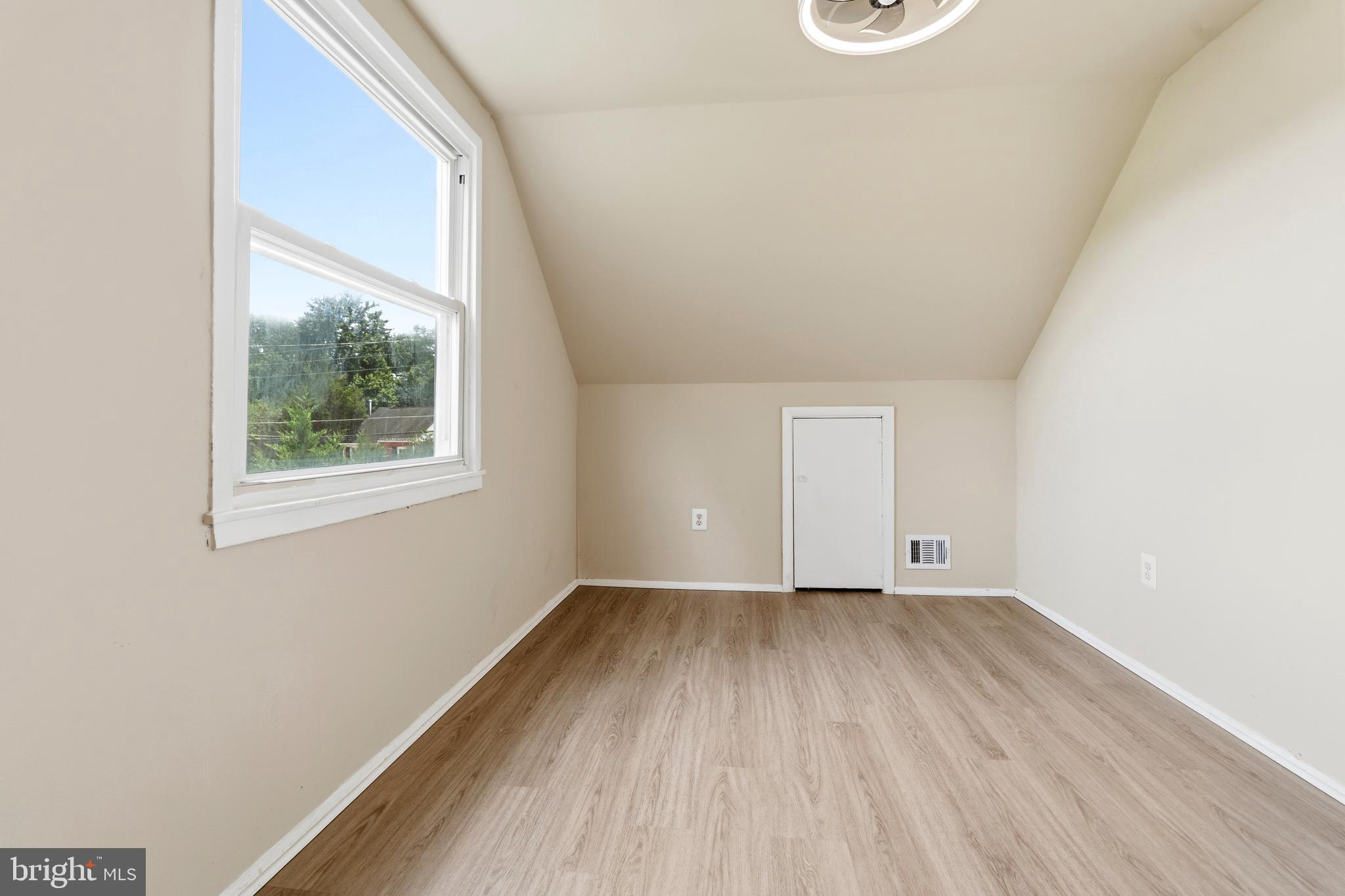 7556 Alleghany Road Manassas, VA 20111 - Photo 23 of 61 Upper level - bedroom #2
