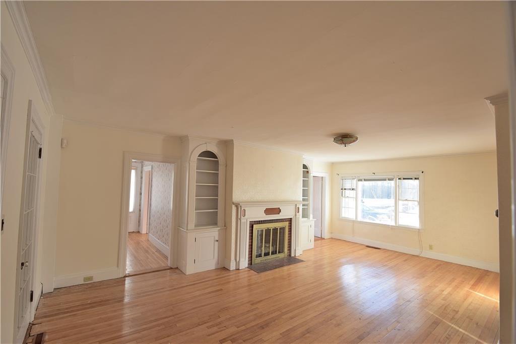 488 Blackstrap Road Falmouth, ME 04105 - Photo 11 of 35 Living Room